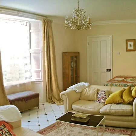 Compass Hill House