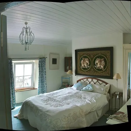 Compass Hill House *